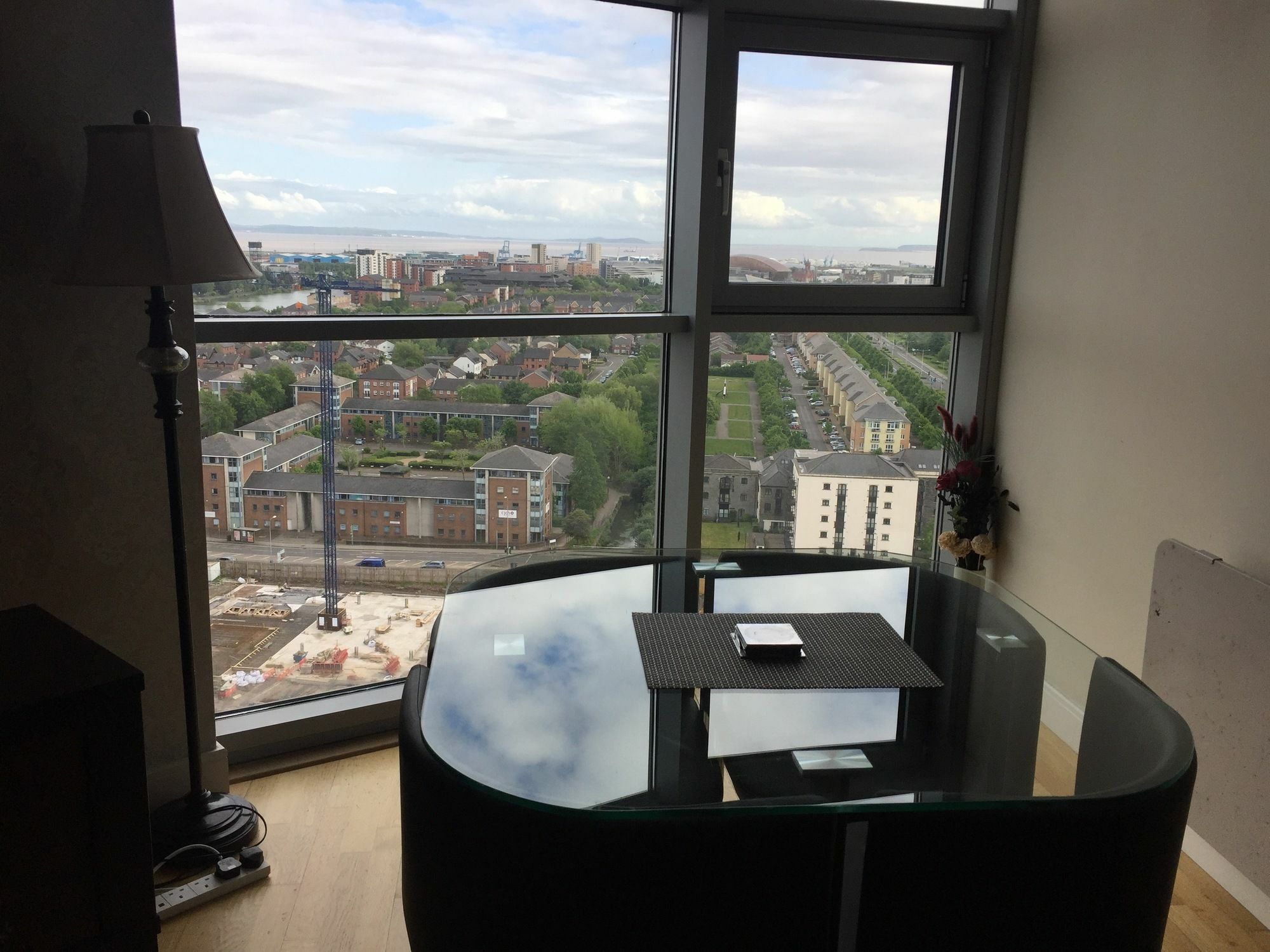 High View Serviced Apartment Кардифф Экстерьер фото